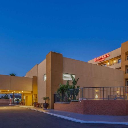 Отель Ramada Plaza By Wyndham Garden Grove/Anaheim South Экстерьер фото