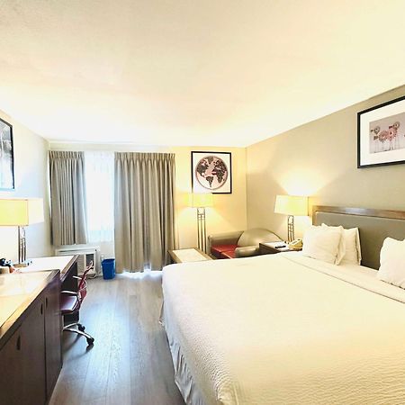 Отель Ramada Plaza By Wyndham Garden Grove/Anaheim South Экстерьер фото