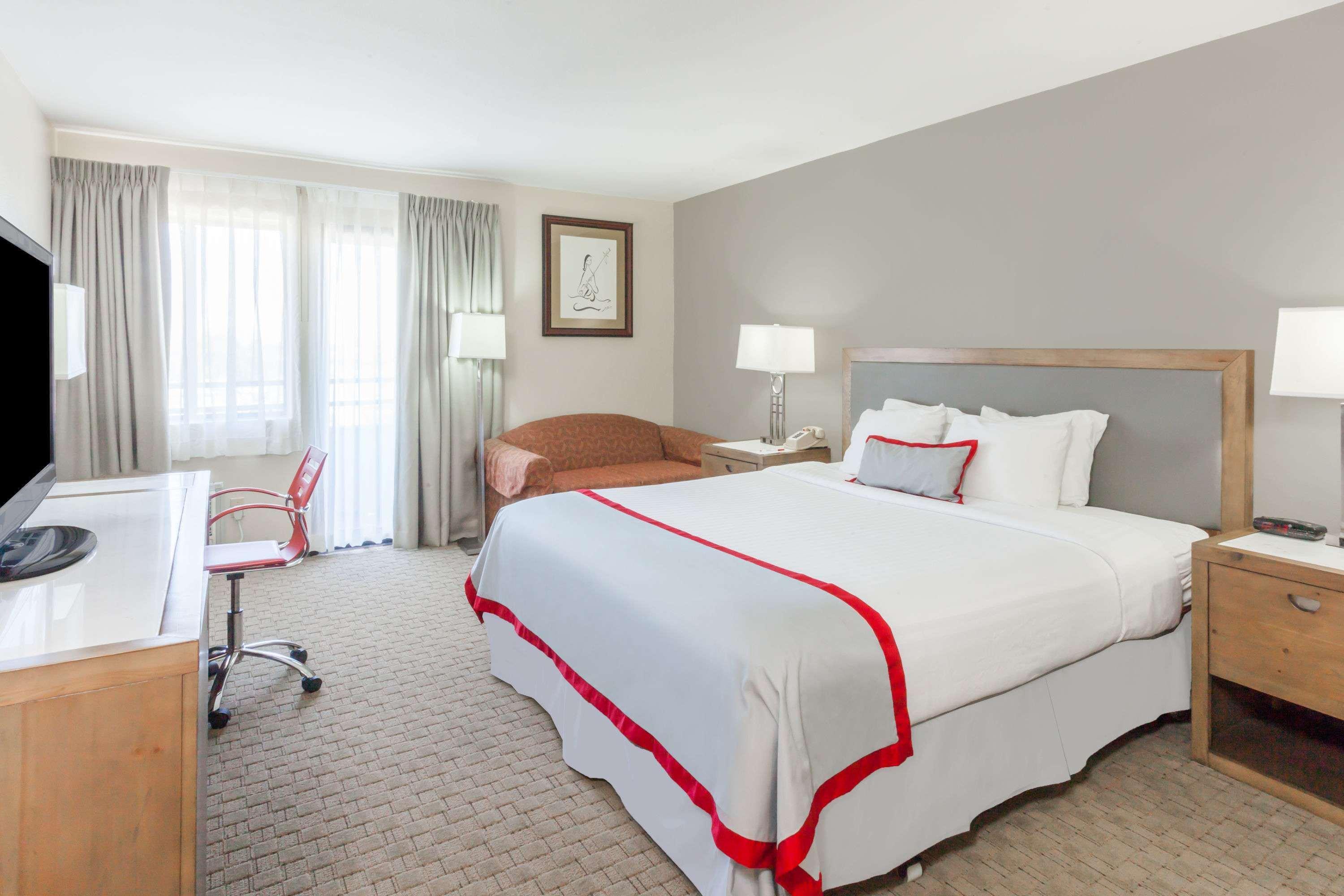 Отель Ramada Plaza By Wyndham Garden Grove/Anaheim South Экстерьер фото