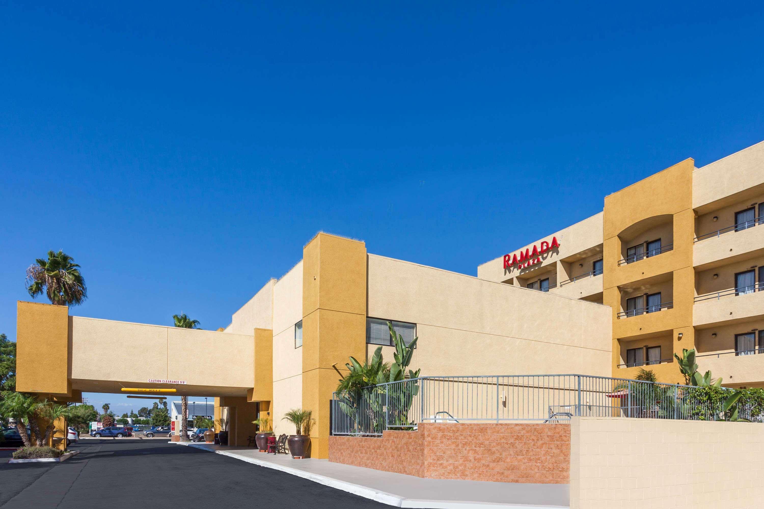 Отель Ramada Plaza By Wyndham Garden Grove/Anaheim South Экстерьер фото