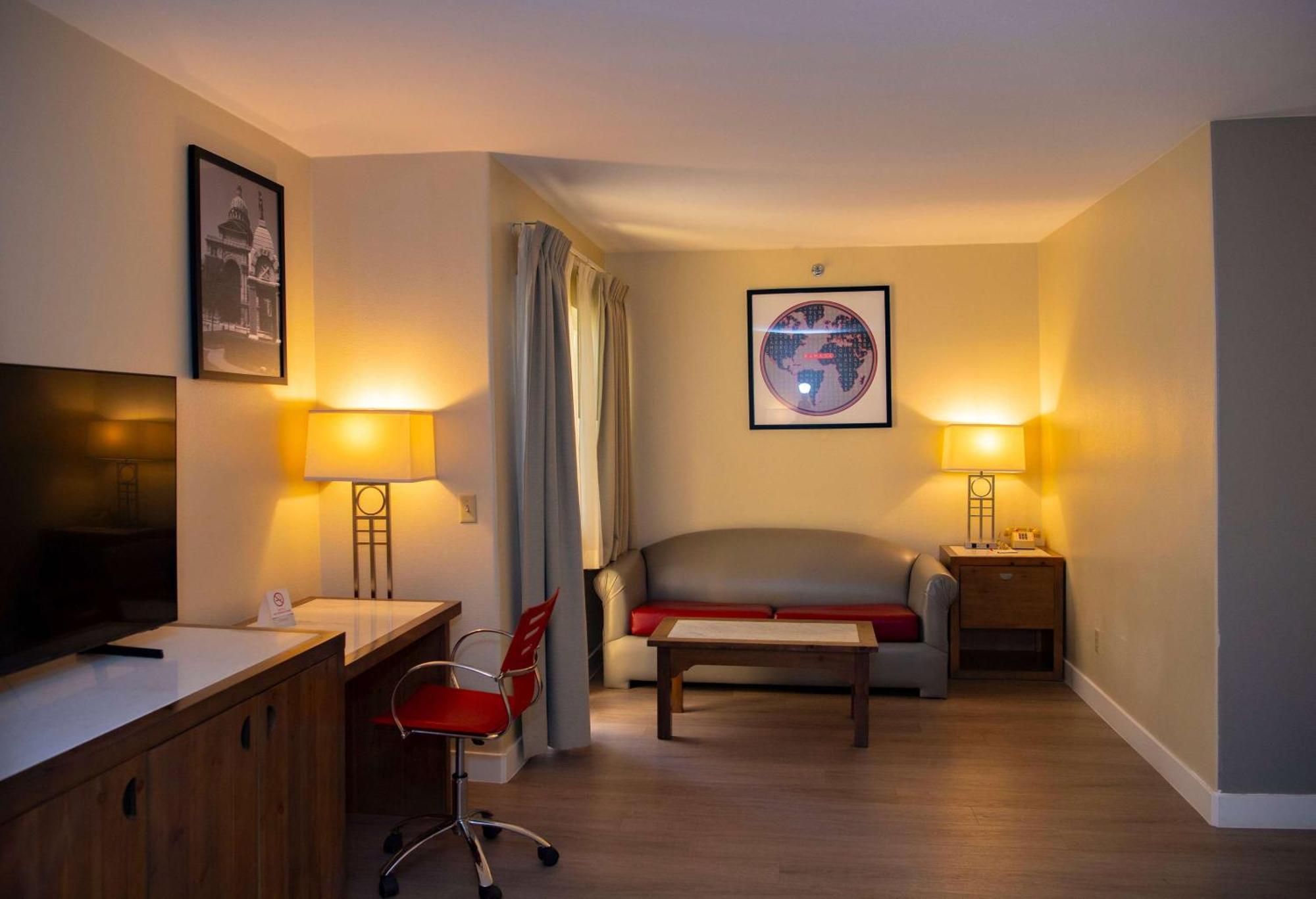 Отель Ramada Plaza By Wyndham Garden Grove/Anaheim South Экстерьер фото