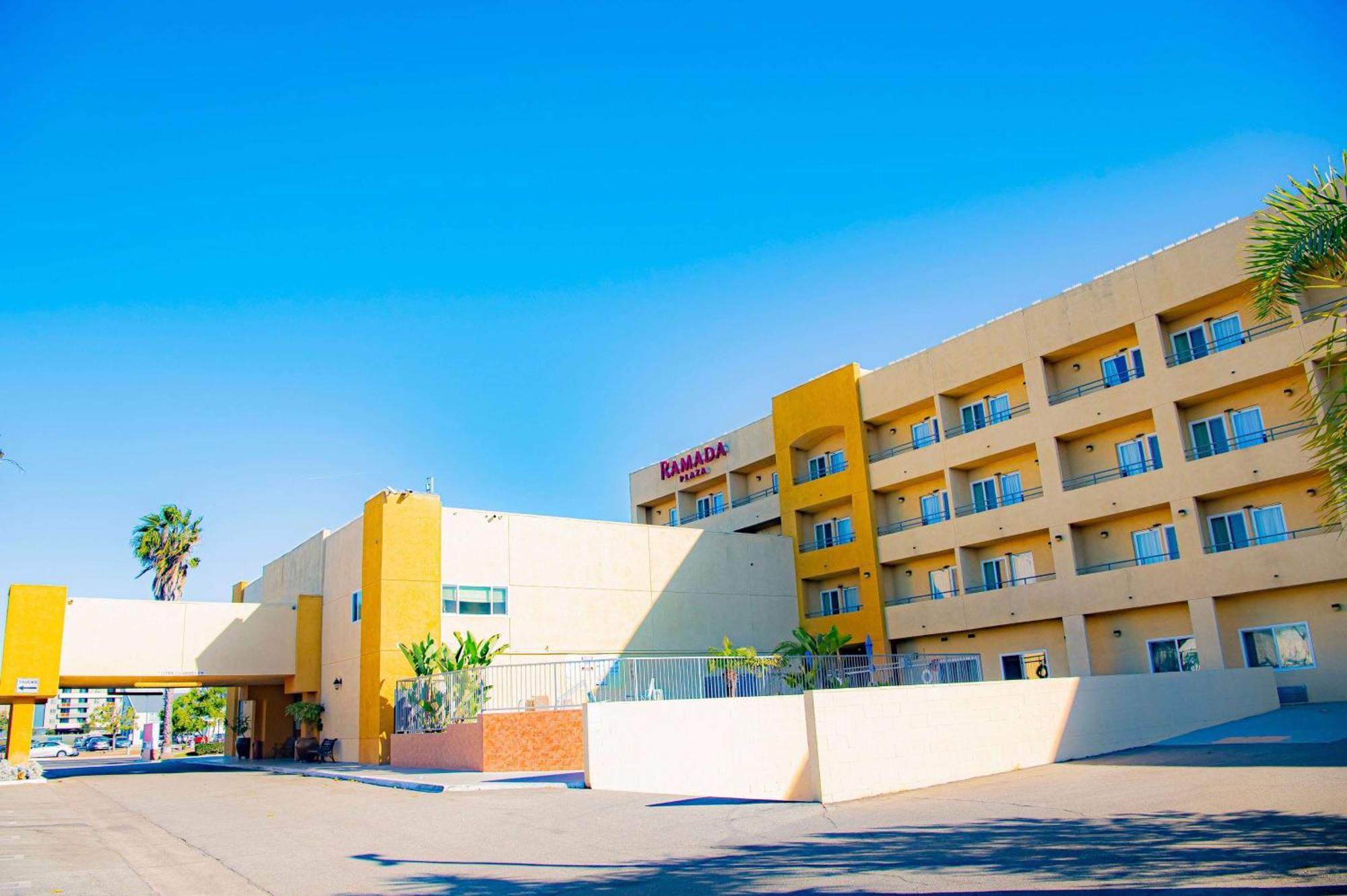 Отель Ramada Plaza By Wyndham Garden Grove/Anaheim South Экстерьер фото