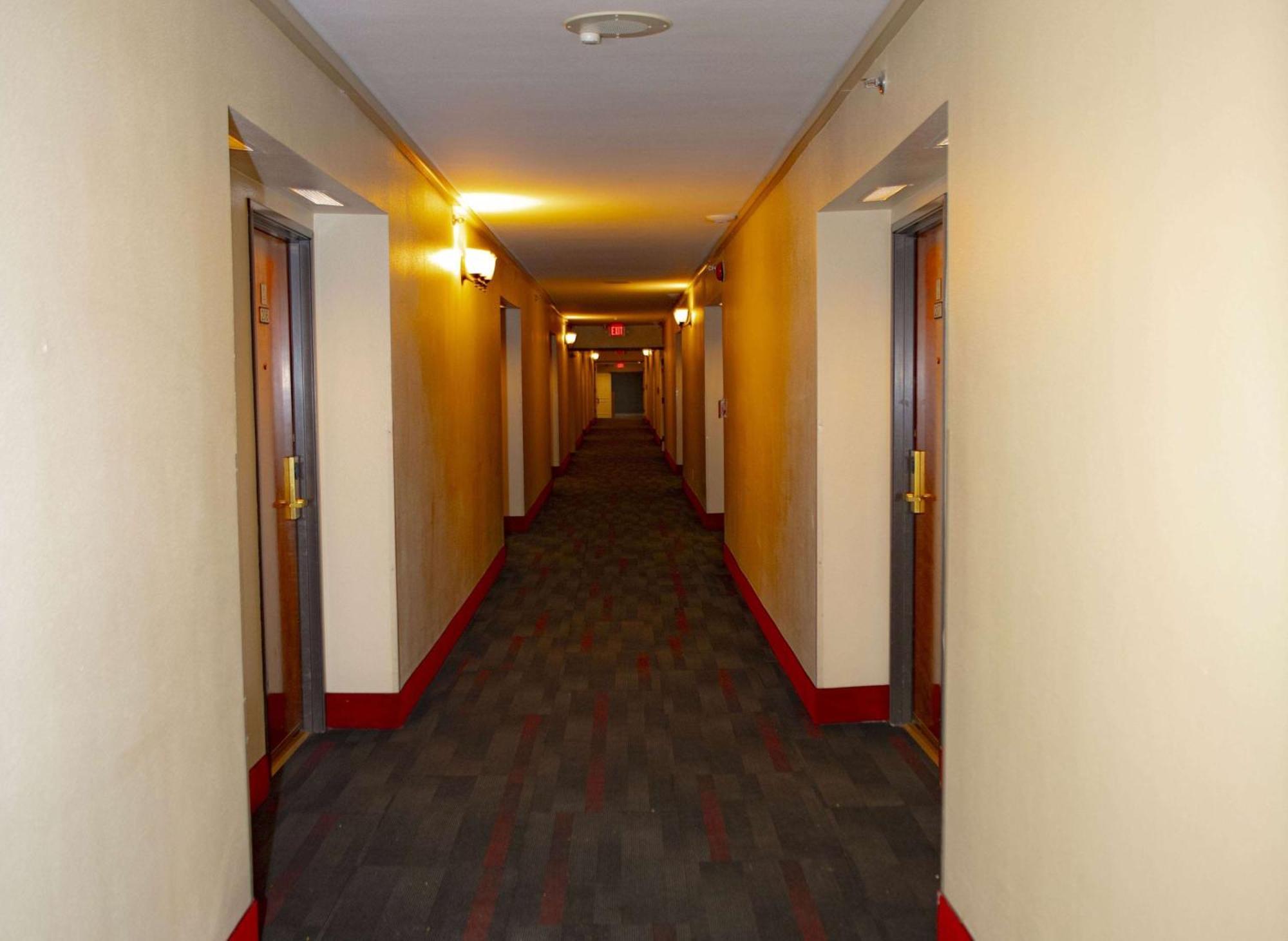 Отель Ramada Plaza By Wyndham Garden Grove/Anaheim South Экстерьер фото